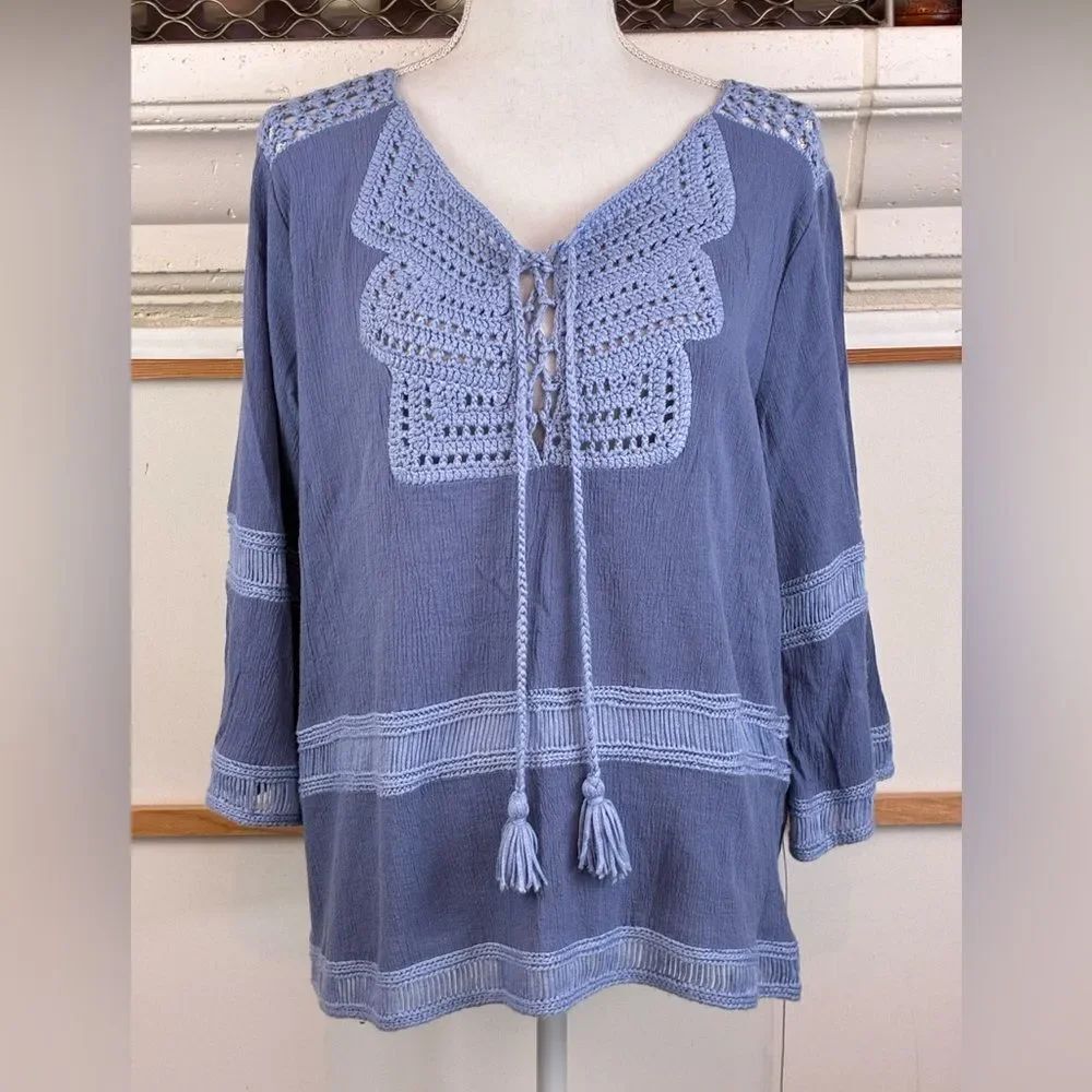 Chico's Periwinkle Lavender Cotton Crochet Accent blouse w/tassel ties 70s vibe